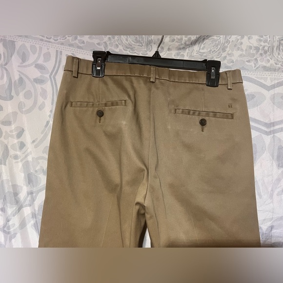 Haggar Clothing Straight Fit Premium No Iron Khaki Pants Preppy Men's Size 32x32 - Picture 5 of 9